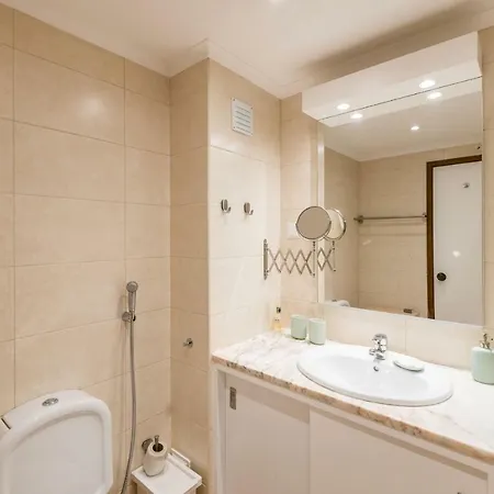 Lovelystay - Golden Cabanas View