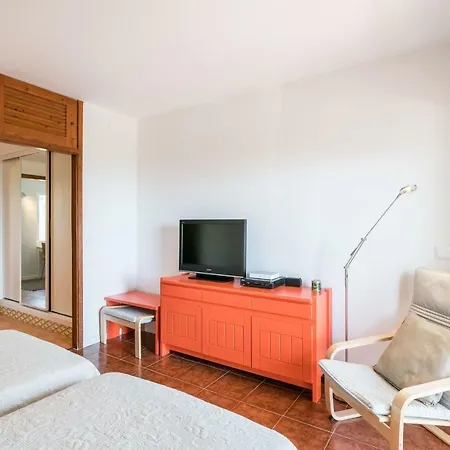 Lovelystay - Golden Cabanas View Apartment